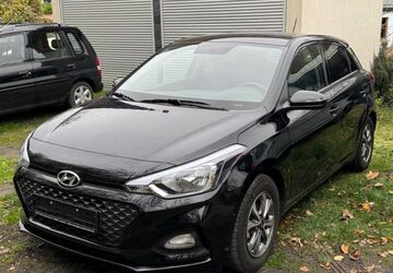 Hyundai i20 12.000 km 9.390 &euro; Essen 45219