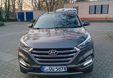 Hyundai TUCSON 86.000 km 15.999 &euro; Essen 45356
