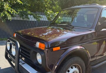 Lada Niva 16.000 km 8.500 &euro; Lünen 44532